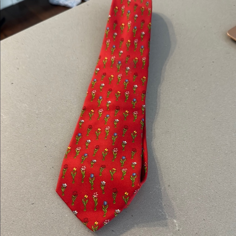 Salvatore Ferragamo Red Silk Floral Motif Tie